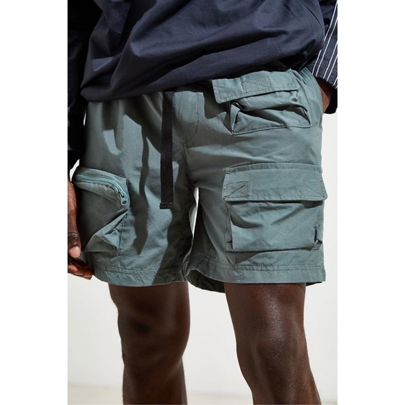 uo utility cargo short